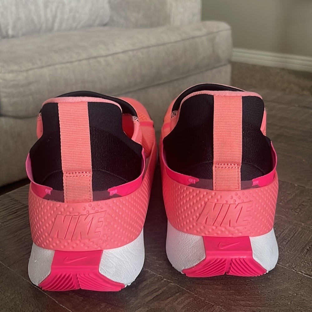 Nike Go FlyEase Pink 2022 Mens 11.5 Running Shoes Mesh Breathable DZ4860-600 - Picture 5 of 10